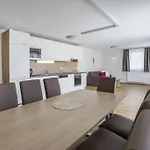 Pichler מלון דירות